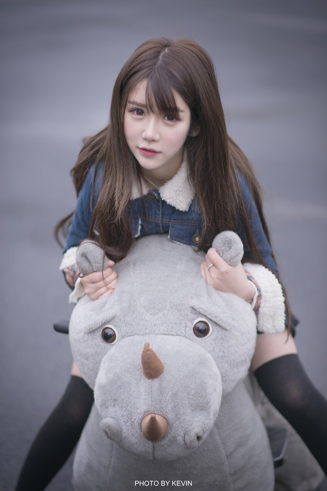 游乐园甜美清纯少女  第2张