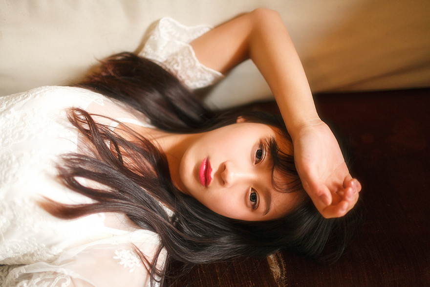 柔光美女私房迷人白裙  第5张