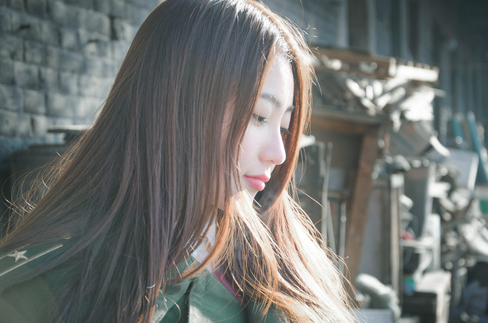 冬日长发清纯漂亮美女  第1张