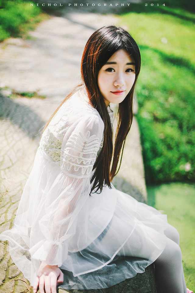 小清新女子森林小路的清纯美女  第4张