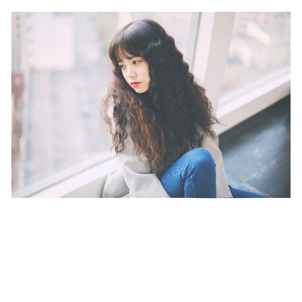 卷发女子私房清纯图  第10张