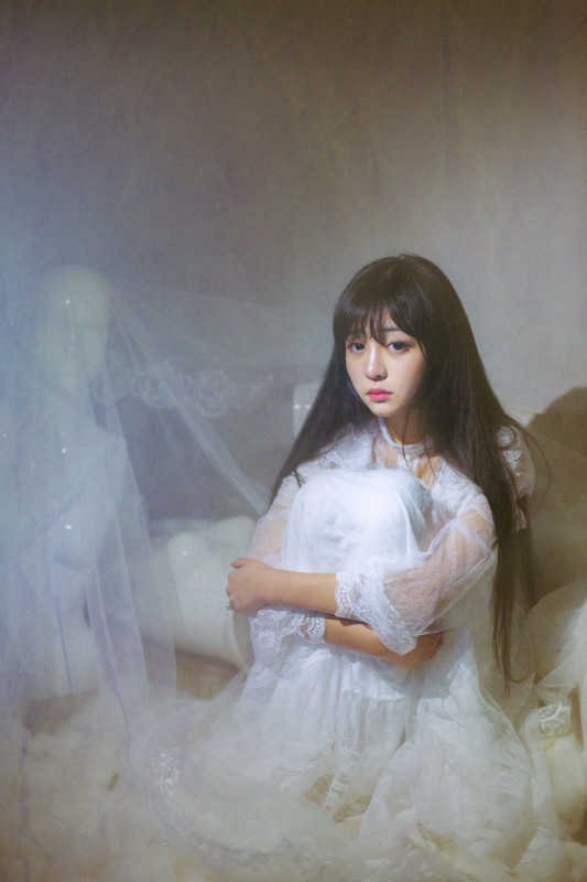 白裙少女私房忧郁迷人图  第14张