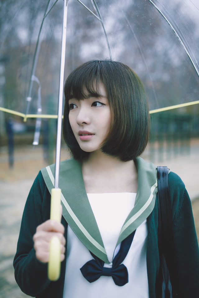 学生妹户外清纯气息  第1张