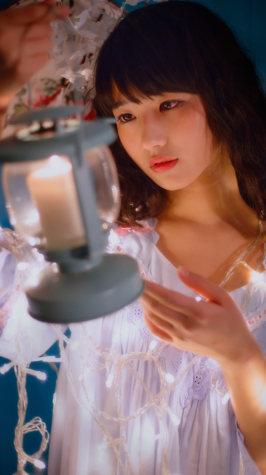 清纯美女卷发私房写真  第9张