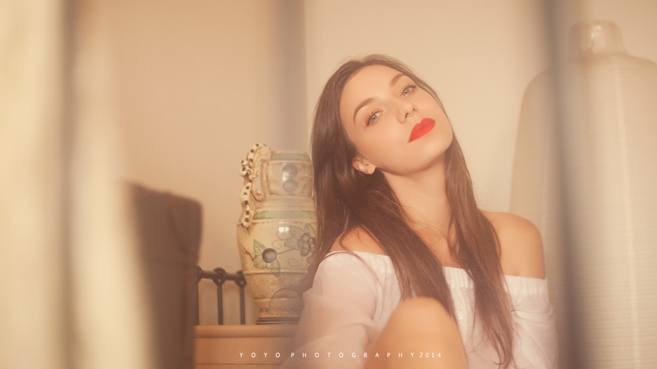 外国美女私房红唇图  第12张