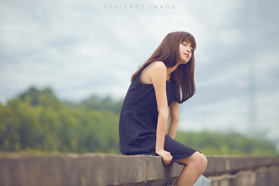 黑裙女子夏日小清新  第9张