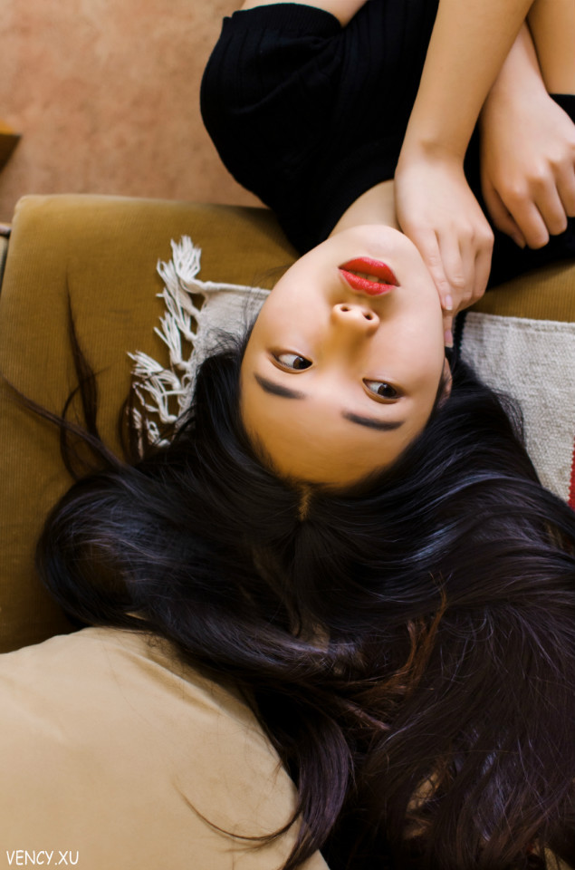 长发女子小清新甜美图  第12张