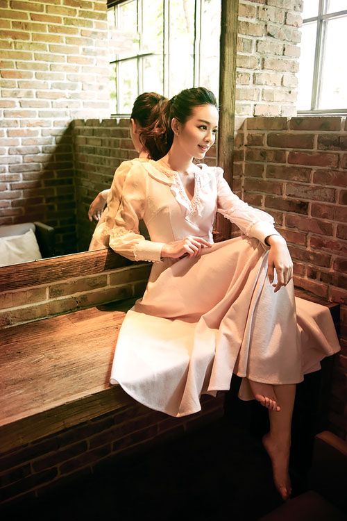 小清新美女的咖啡店清纯图  第5张