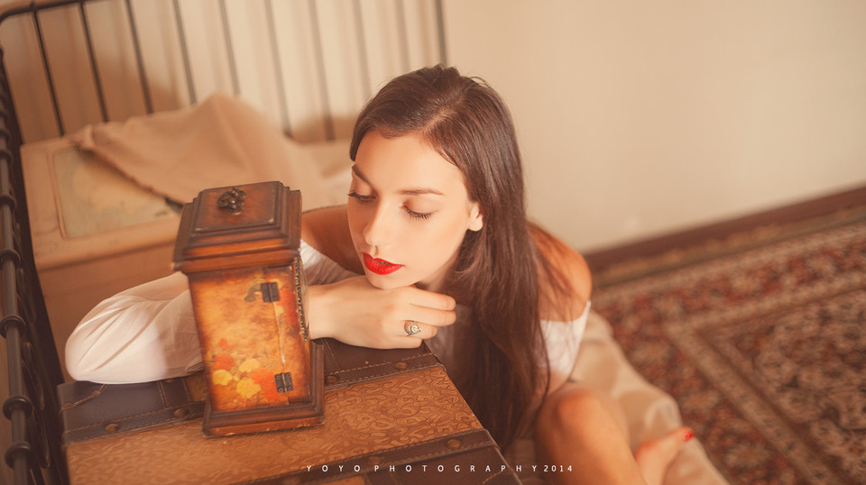 外国美女私房红唇图  第11张