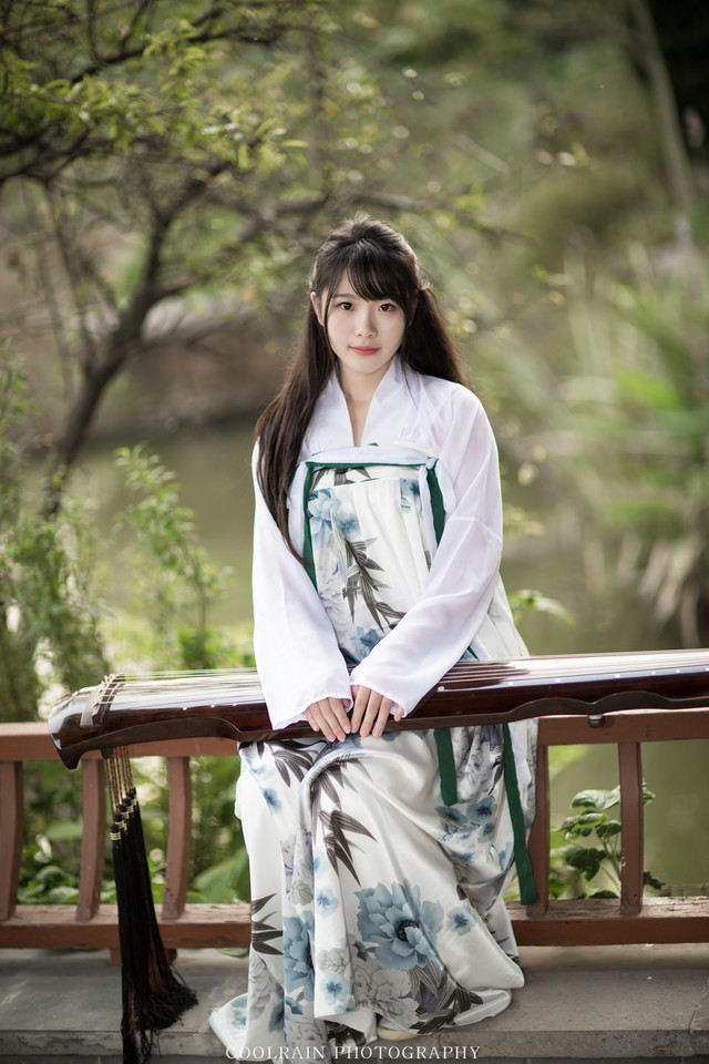 古筝女子户外清纯唯美图  第23张