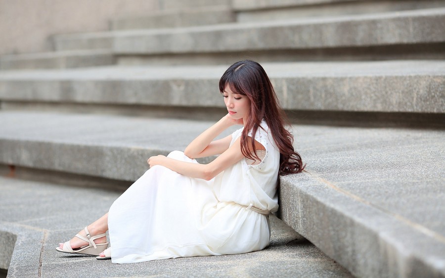 清纯甜美姑娘户外图  第15张