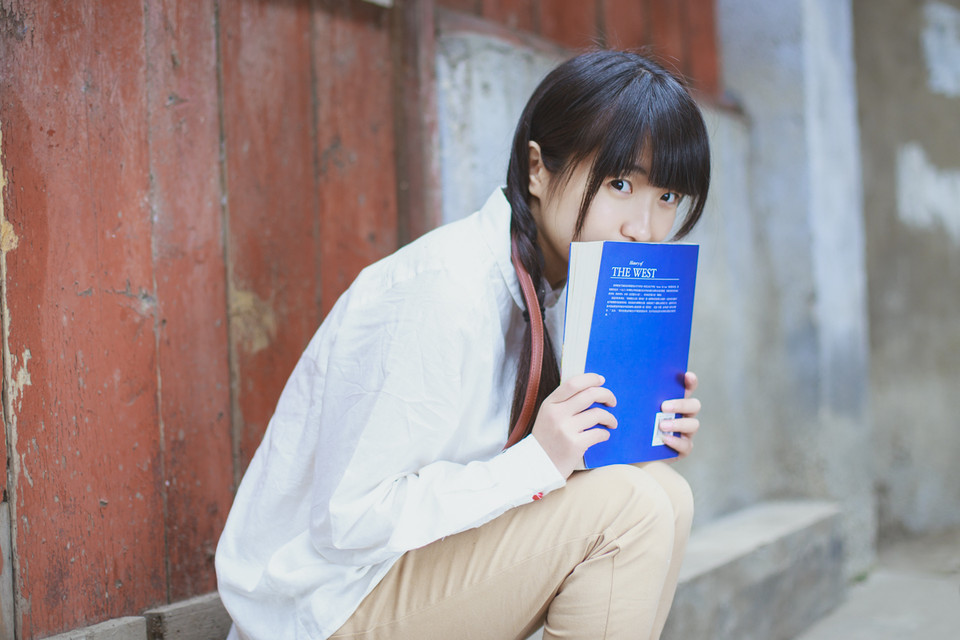 双马尾女子的俏皮清纯图  第7张