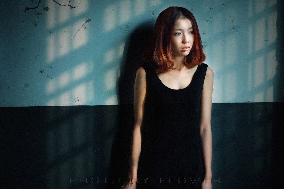 黑裙女子废楼的沉淀图  第9张