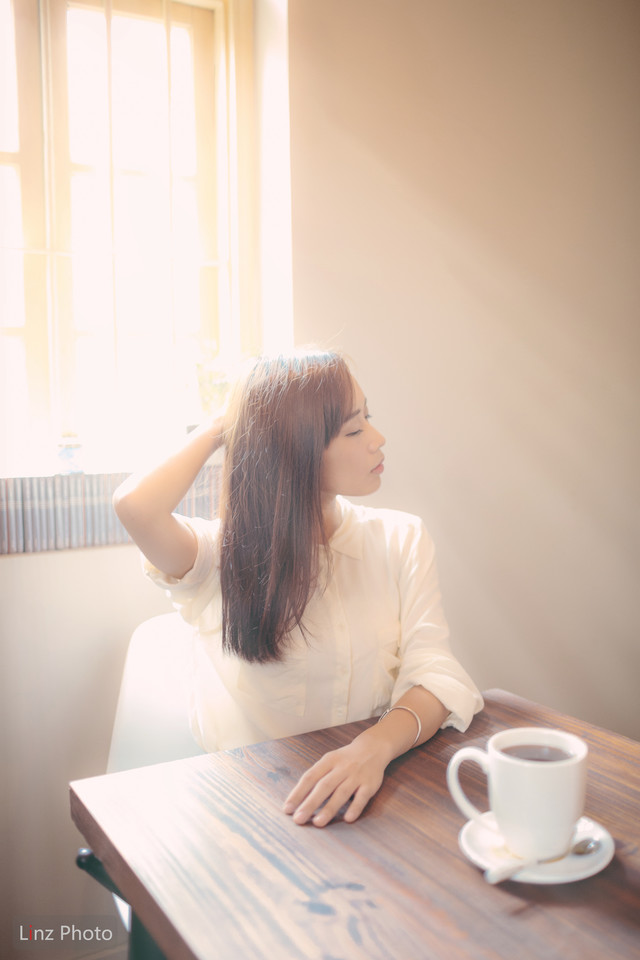 咖啡馆清纯甜美女孩  第12张