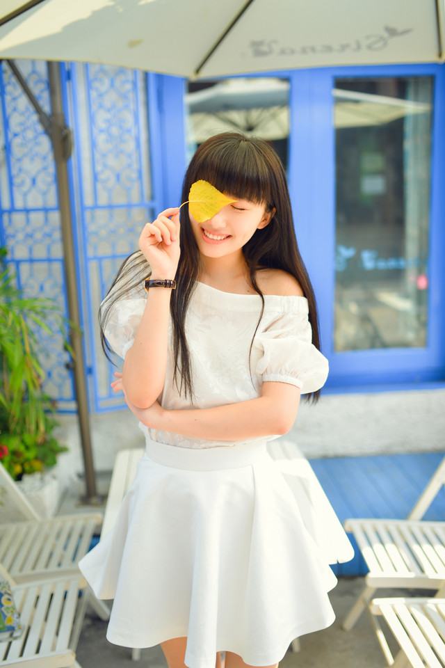 甜美清纯白裙少女  第4张