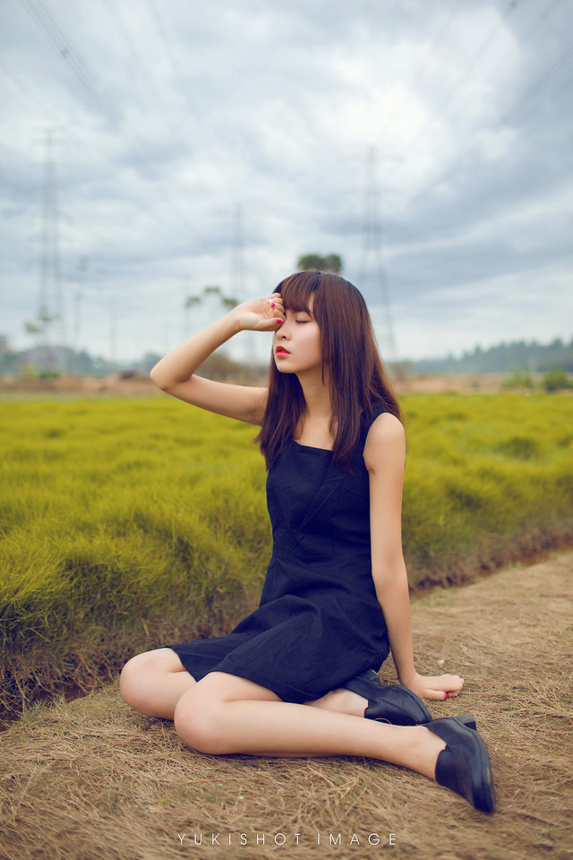 黑裙女子夏日小清新  第6张