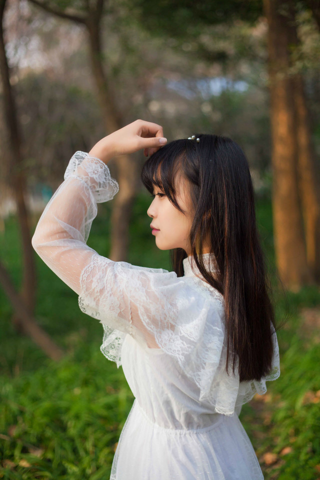 草莓姑娘森林清纯图  第8张