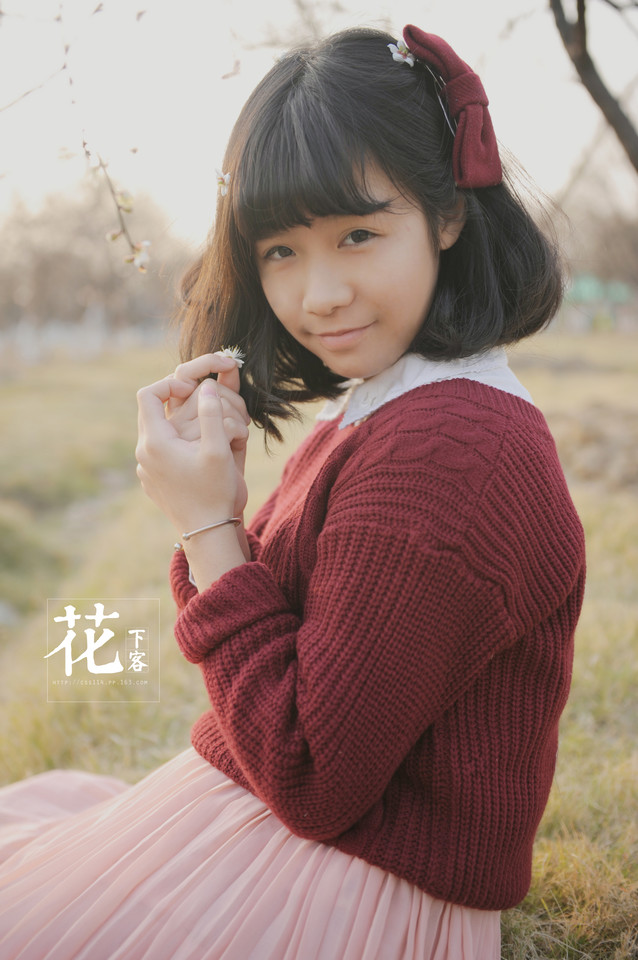 花下清纯卖萌美女  第16张