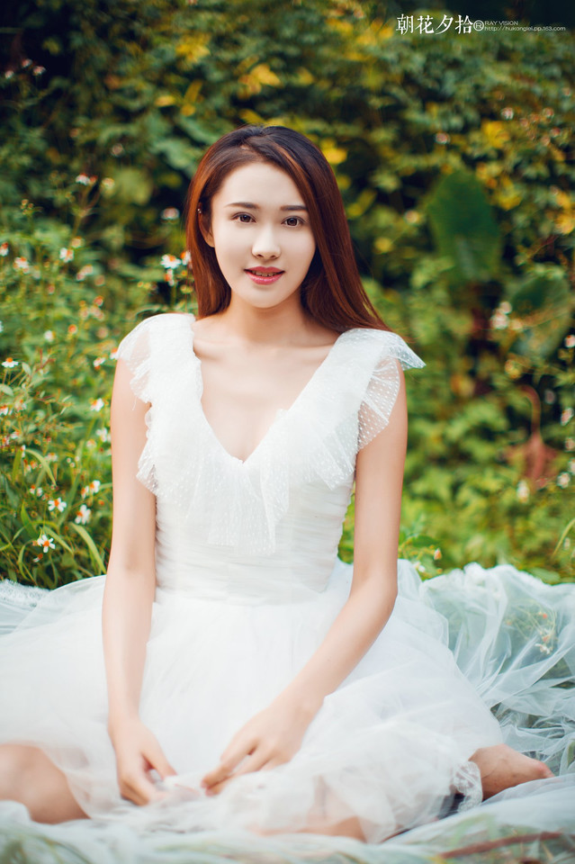 花间女子清纯甜美风  第1张