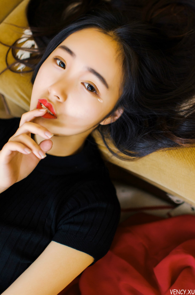 长发女子小清新甜美图  第4张