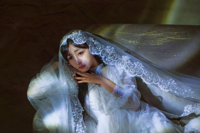 白裙少女私房忧郁迷人图  第10张