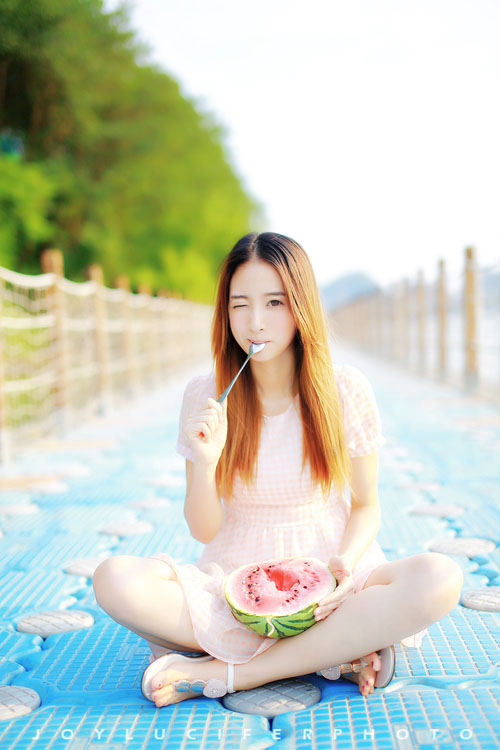 西瓜少女的夏日清纯照  第6张
