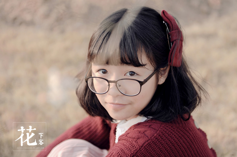 花下清纯卖萌美女  第10张