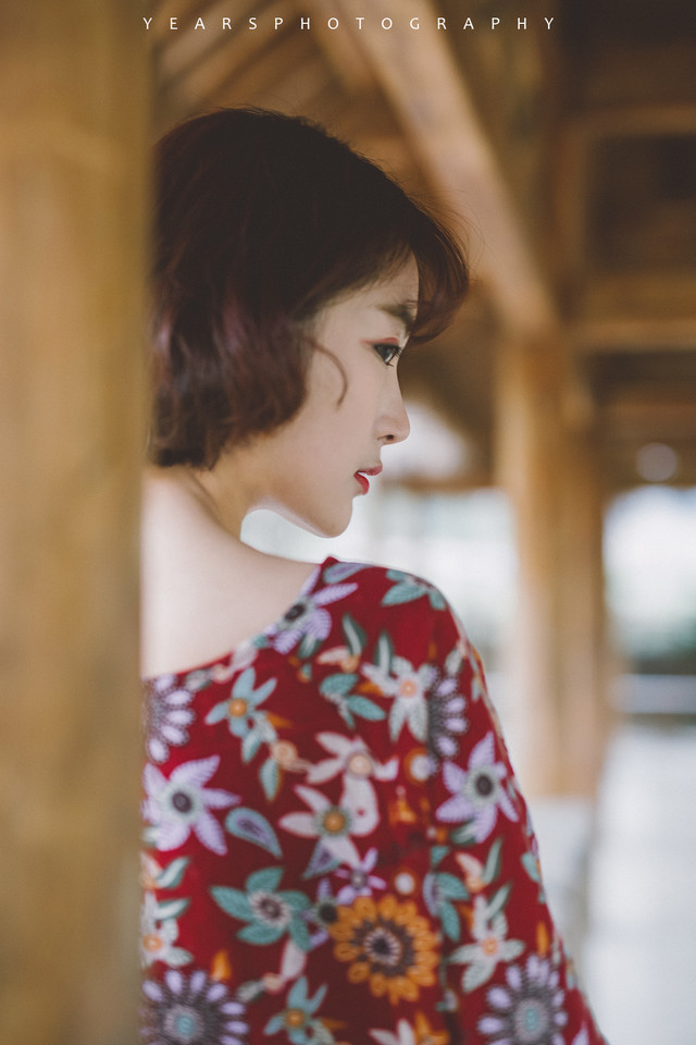 短发妹子气质迷人写真  第2张